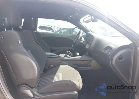 2022 Dodge Challenger R/T z USA, uszkodzony, nr VIN 2C3CDZBT8NH112808